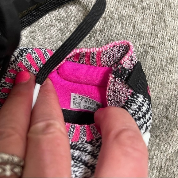 Adidas Ultra Boost Women's 8.5 Pink Breast Cancer Ribbon Knit Shoes - Picture 10 of 10